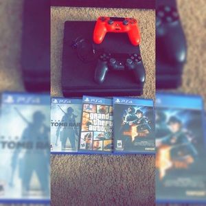 PS4 w/ 2 controllers and 3 games